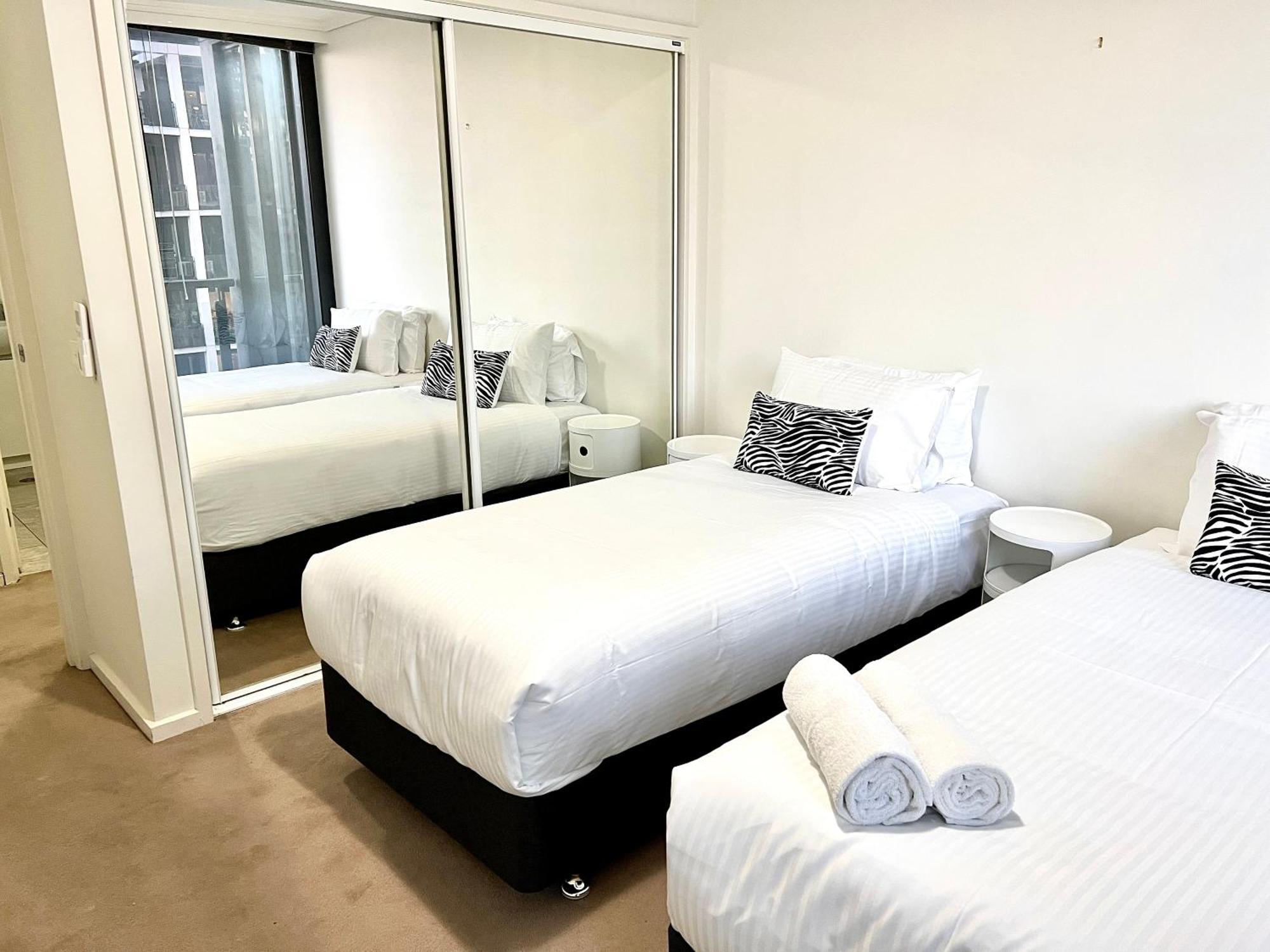 Readyset Apartments At Sentinel メルボルン エクステリア 写真