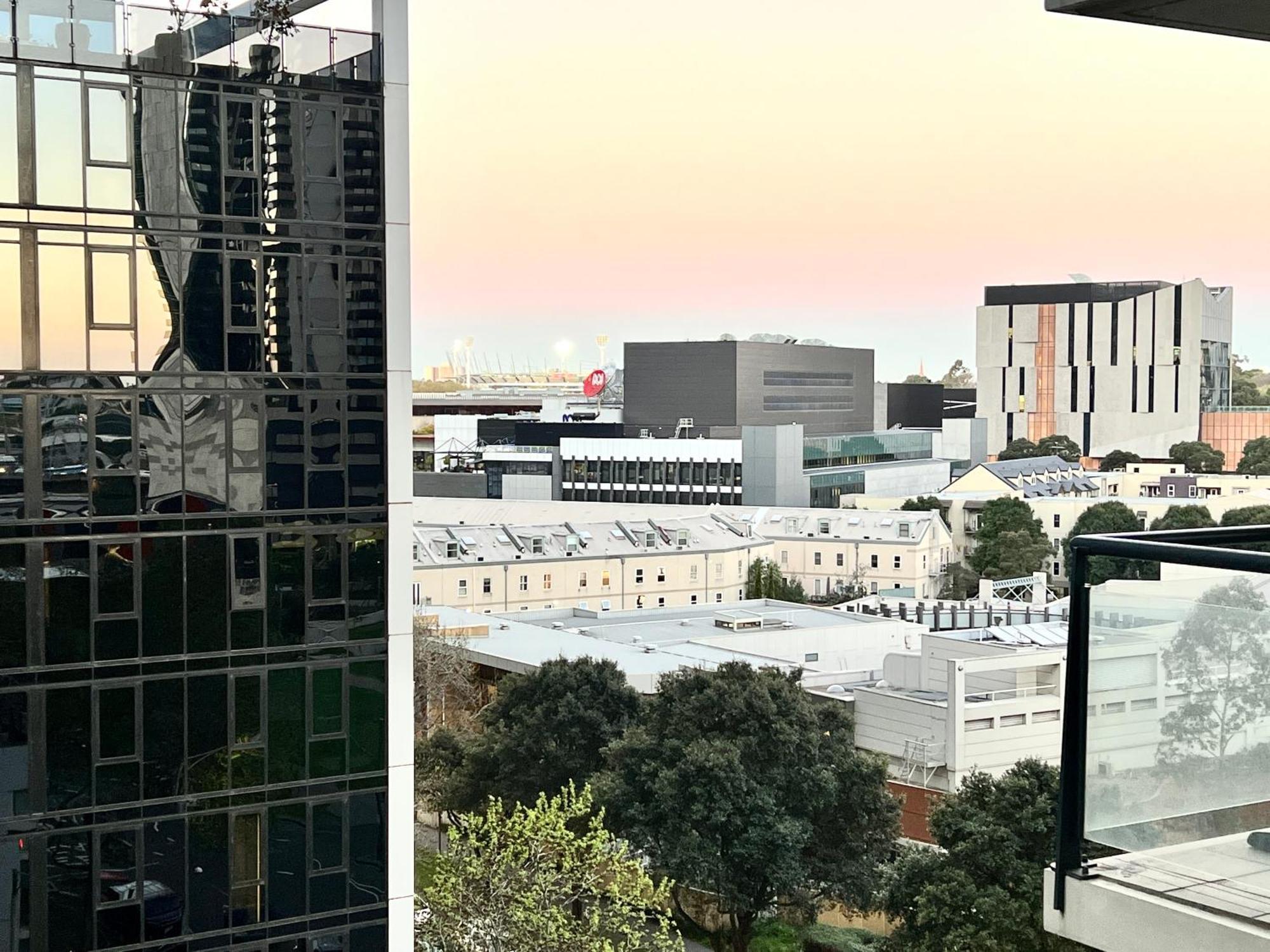 Readyset Apartments At Sentinel メルボルン エクステリア 写真