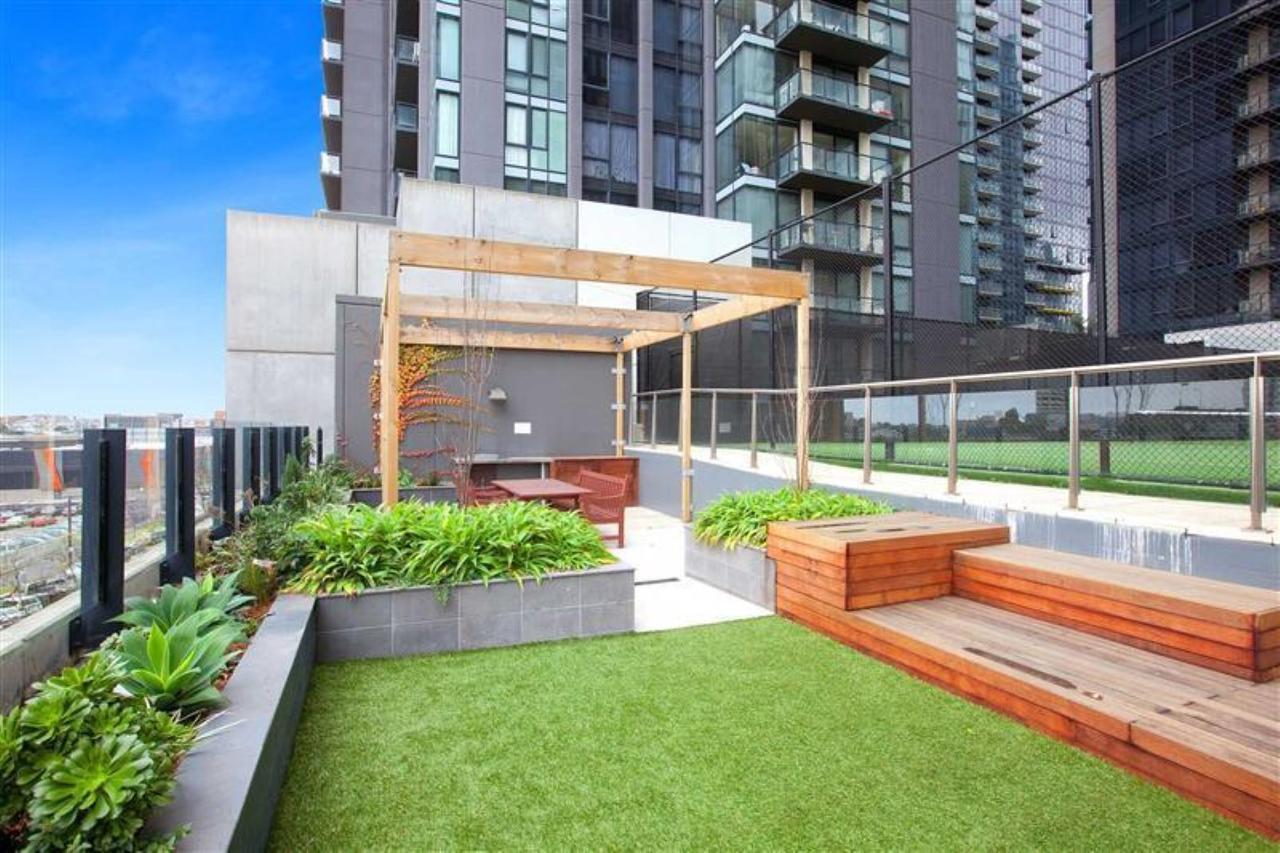 Readyset Apartments At Sentinel メルボルン エクステリア 写真