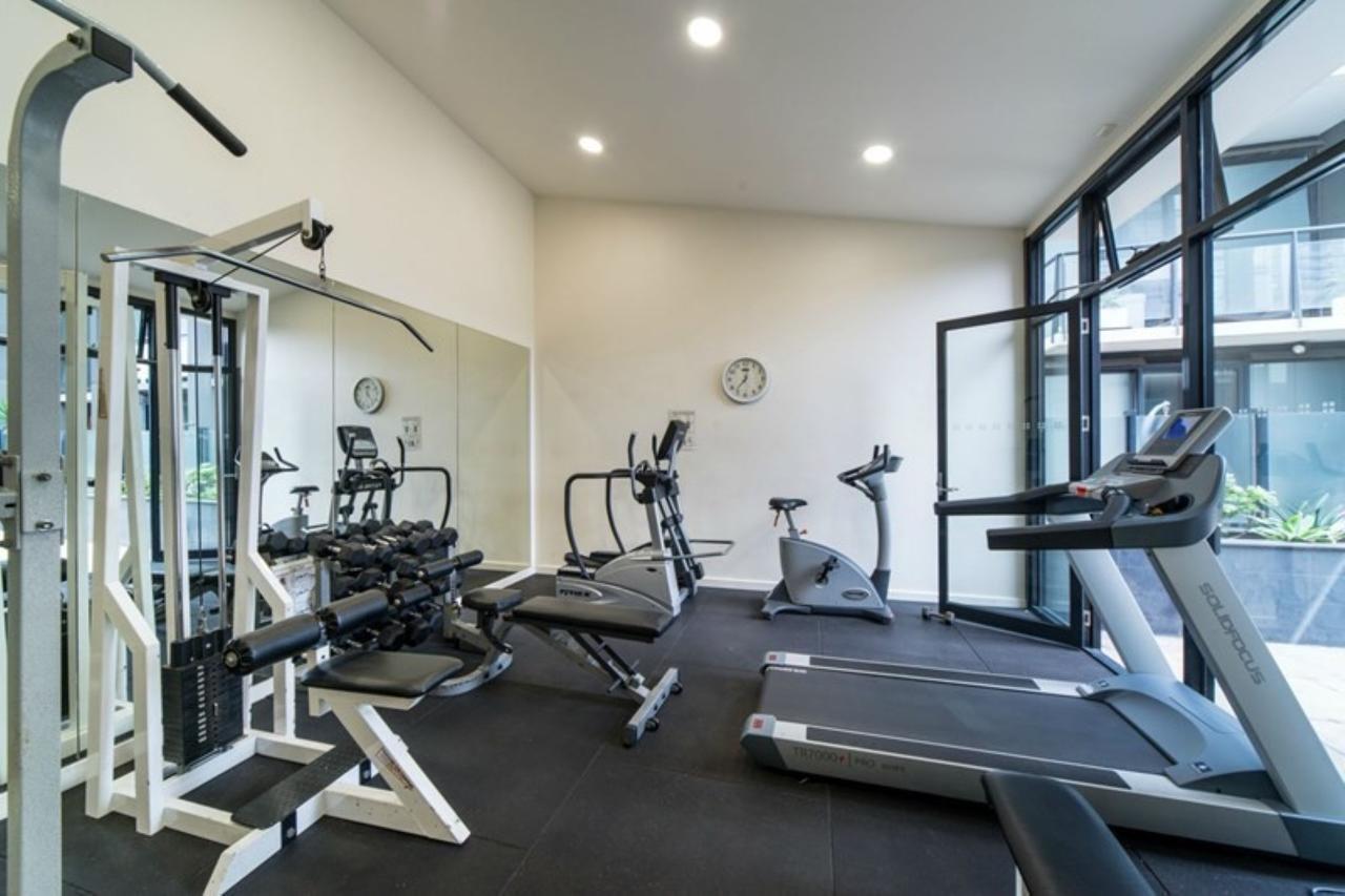 Readyset Apartments At Sentinel メルボルン エクステリア 写真